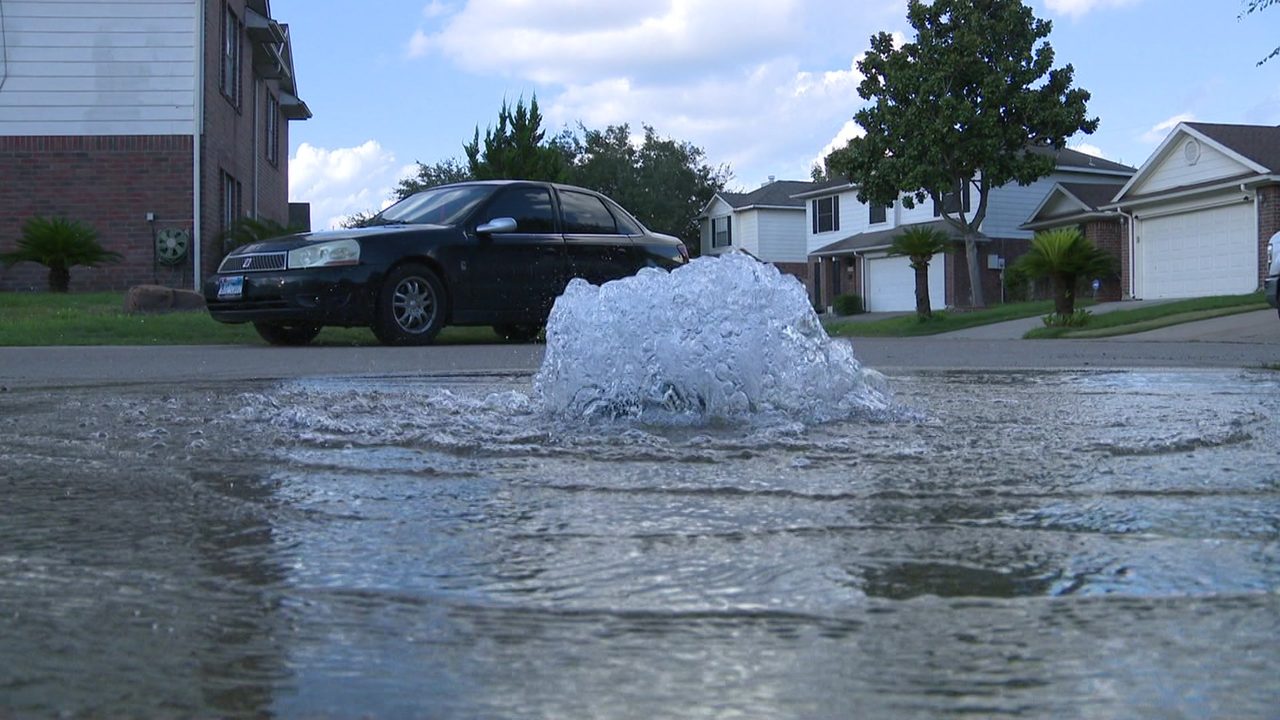 Residents report water leaks going unattended for weeks in SW...